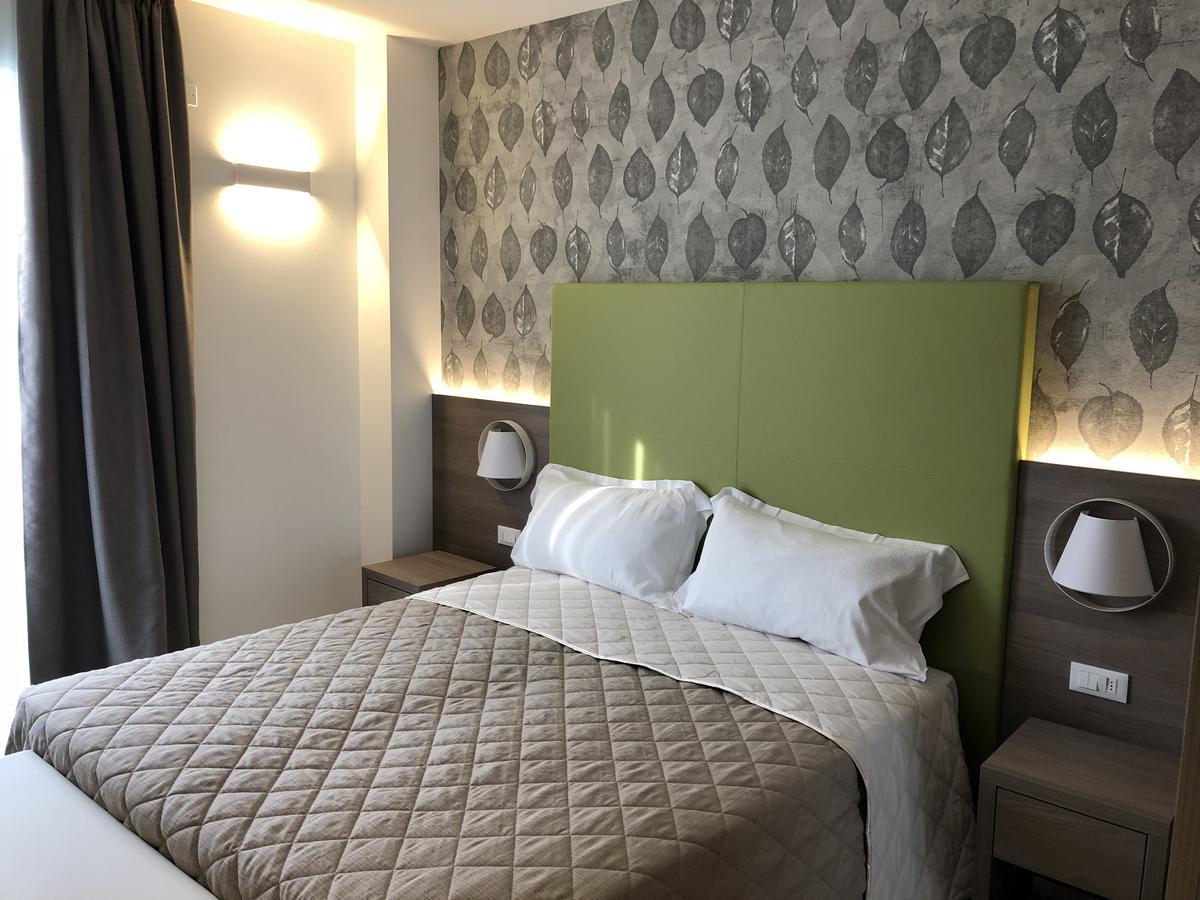 Hotel Iris Jesolo Exterior photo