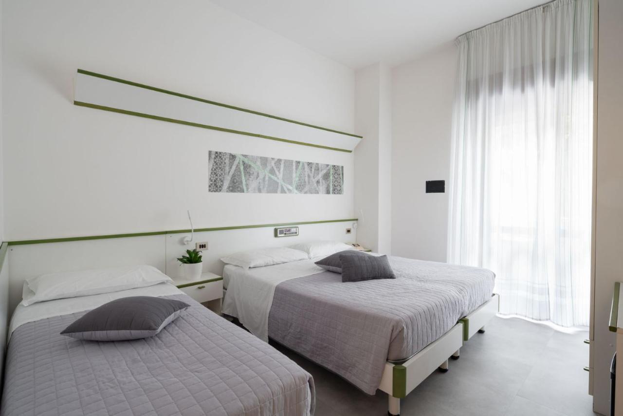 Hotel Iris Jesolo Exterior photo