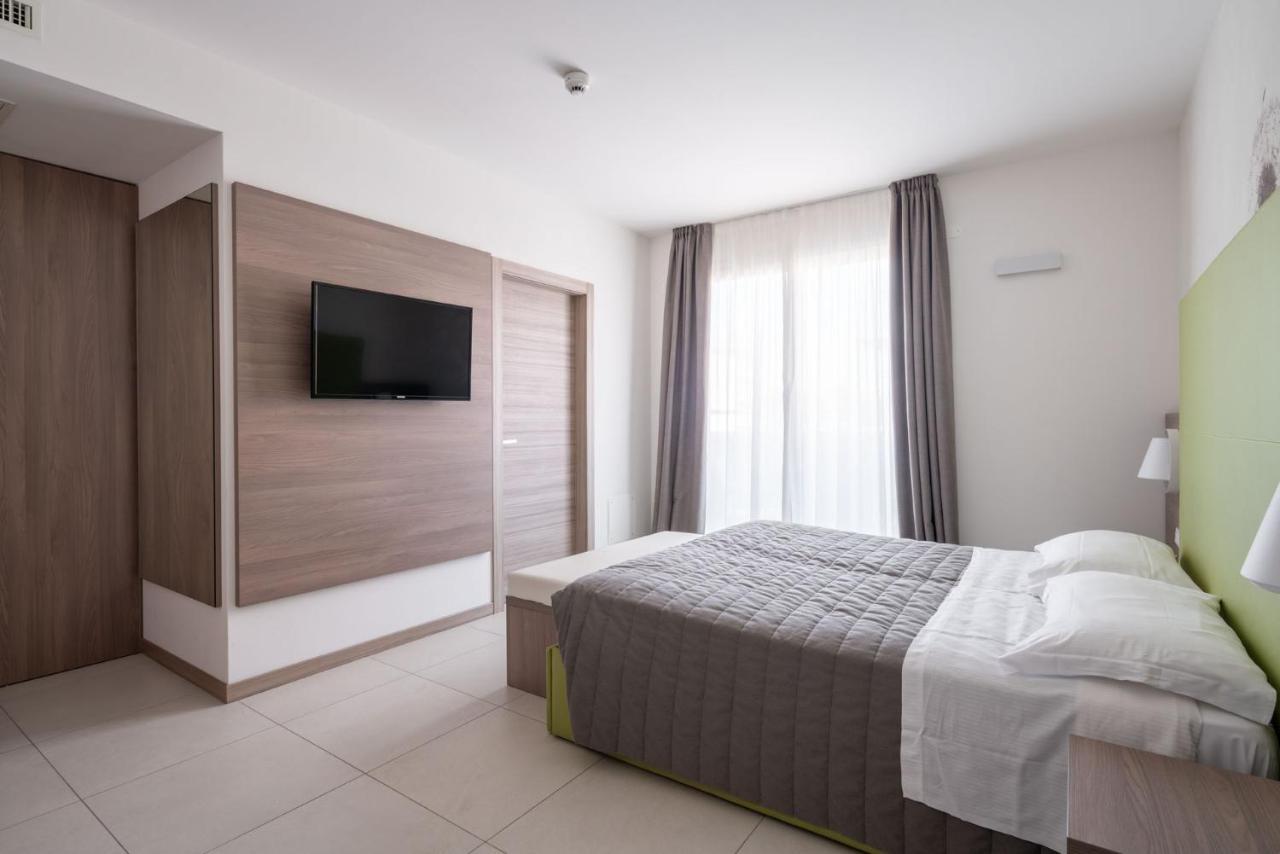 Hotel Iris Jesolo Exterior photo