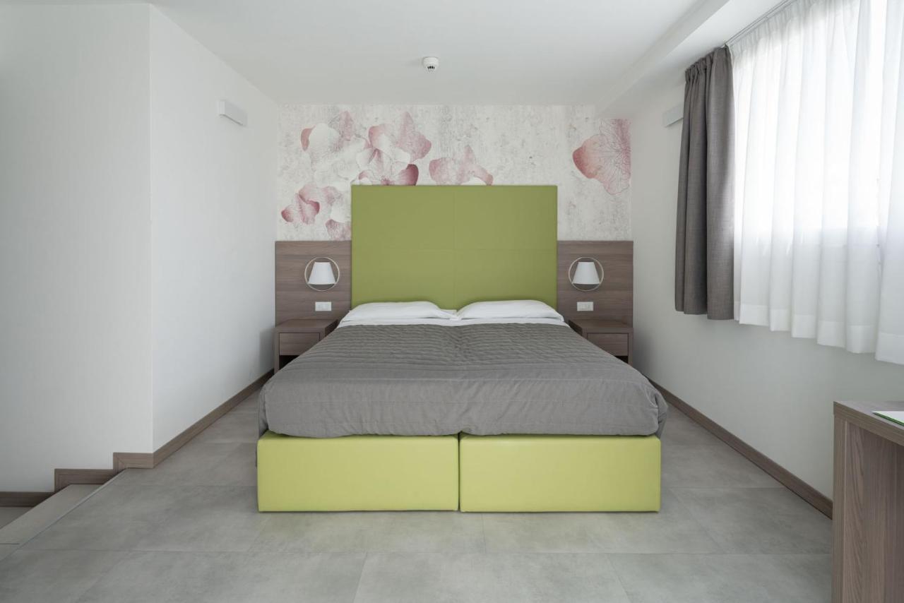Hotel Iris Jesolo Exterior photo