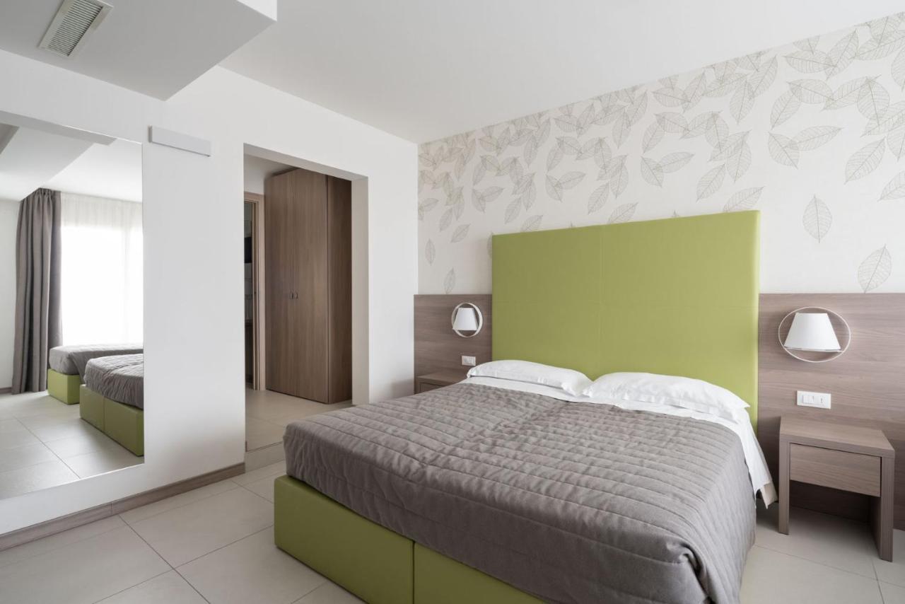 Hotel Iris Jesolo Exterior photo