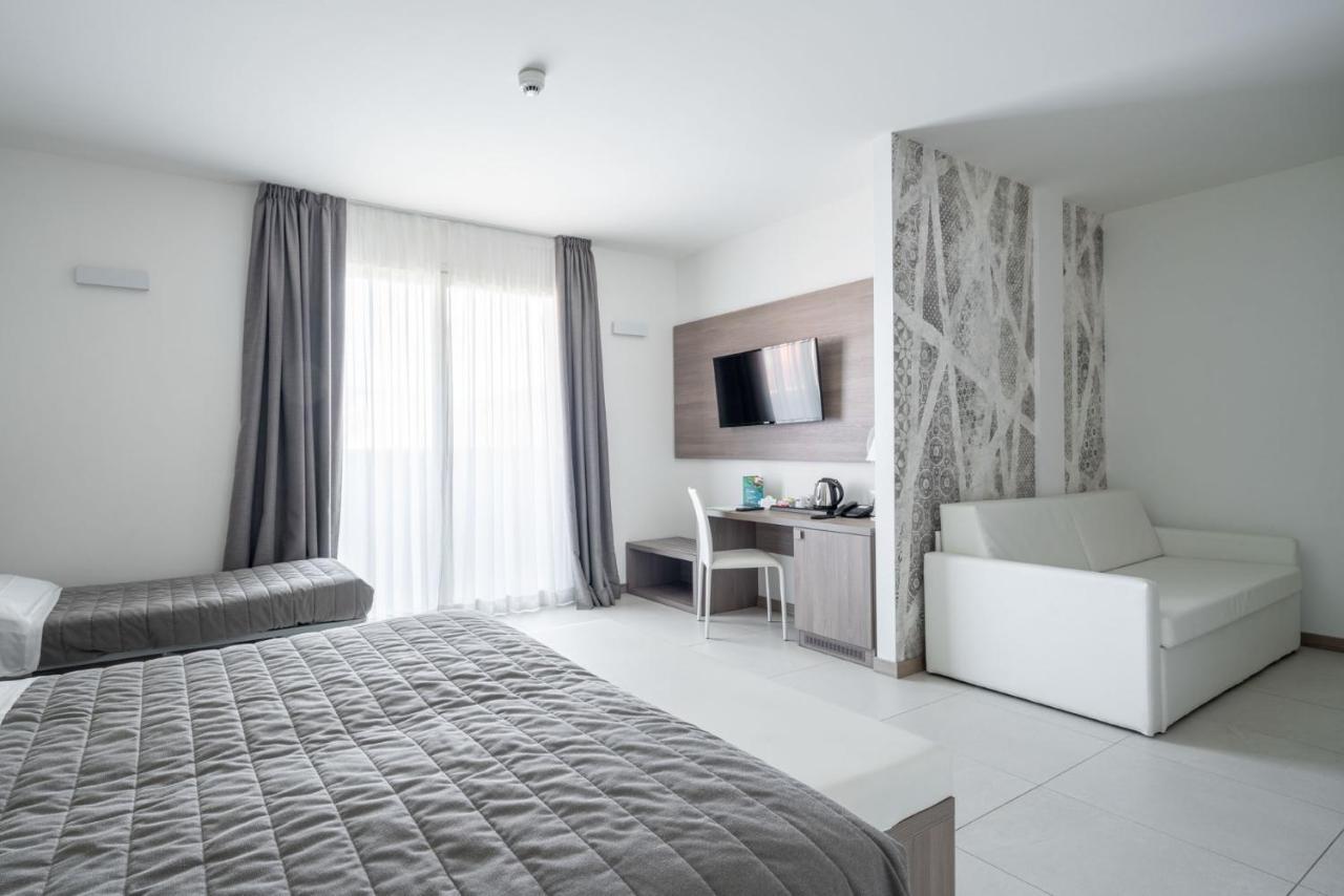 Hotel Iris Jesolo Exterior photo