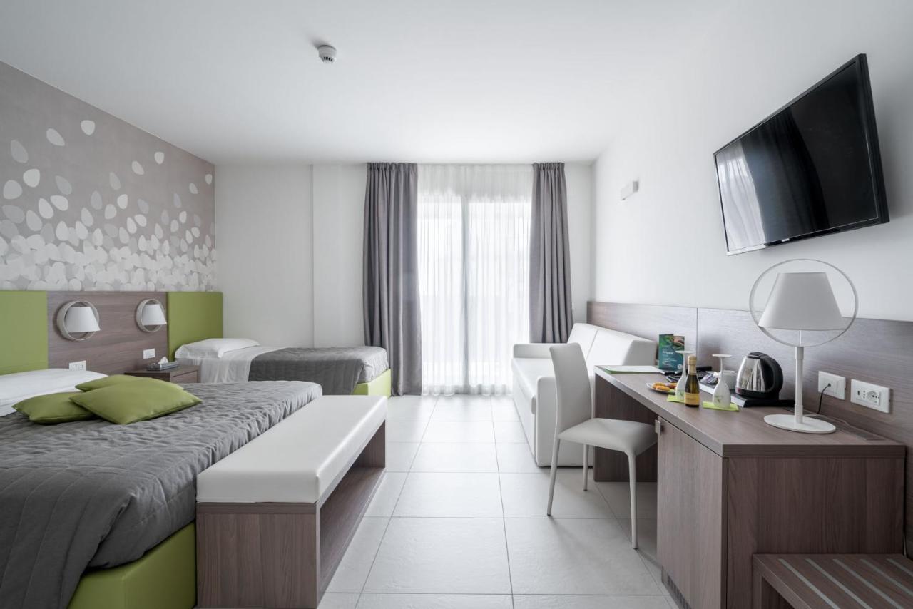 Hotel Iris Jesolo Exterior photo